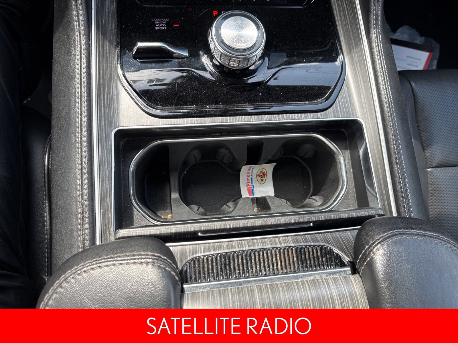 Used 2023 Jeep Wagoneer L Series II AWD/4WD image 20