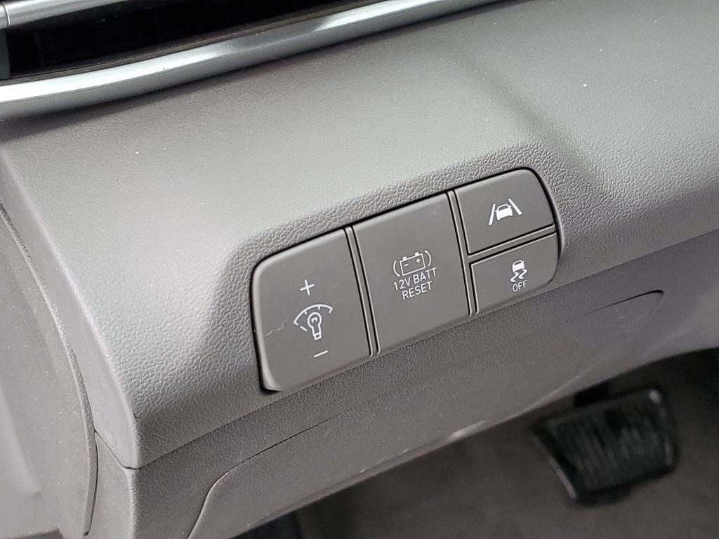 Used 2022 Hyundai Elantra Blue image 7