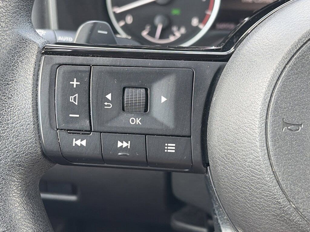 Certified 2023 Nissan Rogue SV image 21