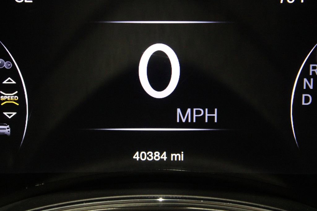 Used 2019 Jeep Grand Cherokee Laredo image 43