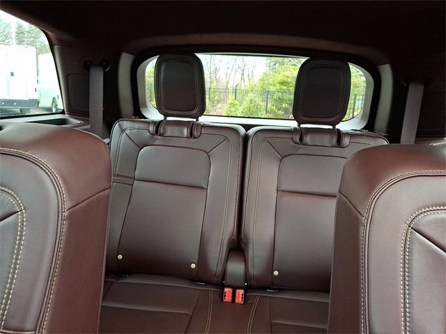 Used 2022 Lincoln Aviator Black Label w/ Class IV Trailer Tow Package image 28