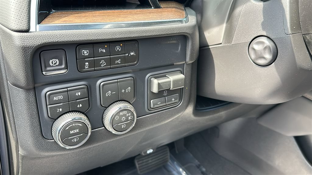 New 2026 Chevrolet Tahoe High Country AWD/4WD image 17