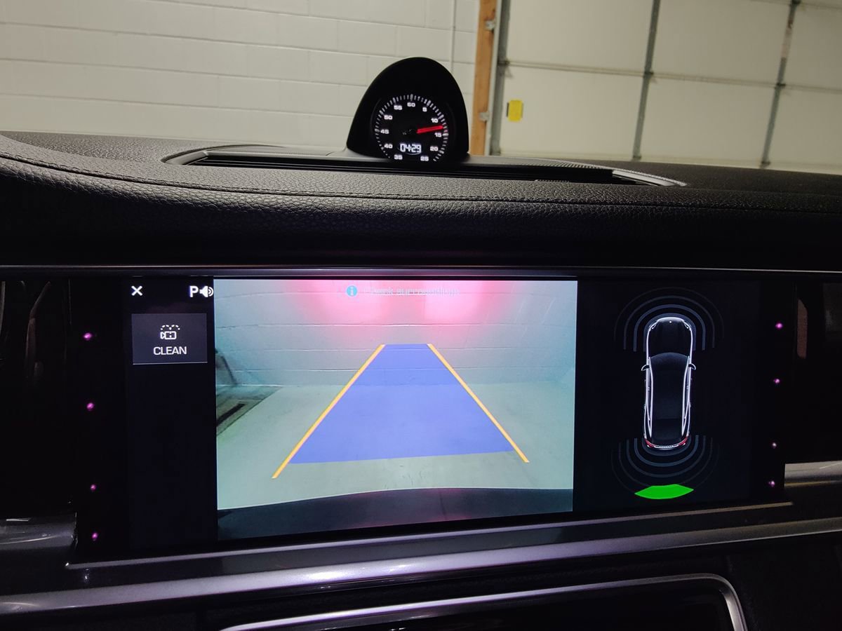 Used 2018 Porsche Panamera 4S image 44