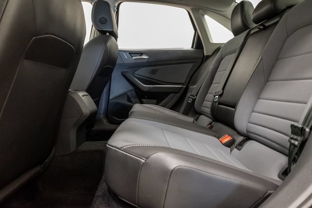 Used 2025 Volkswagen Jetta SE w/ Sunroof Package FWD image 22