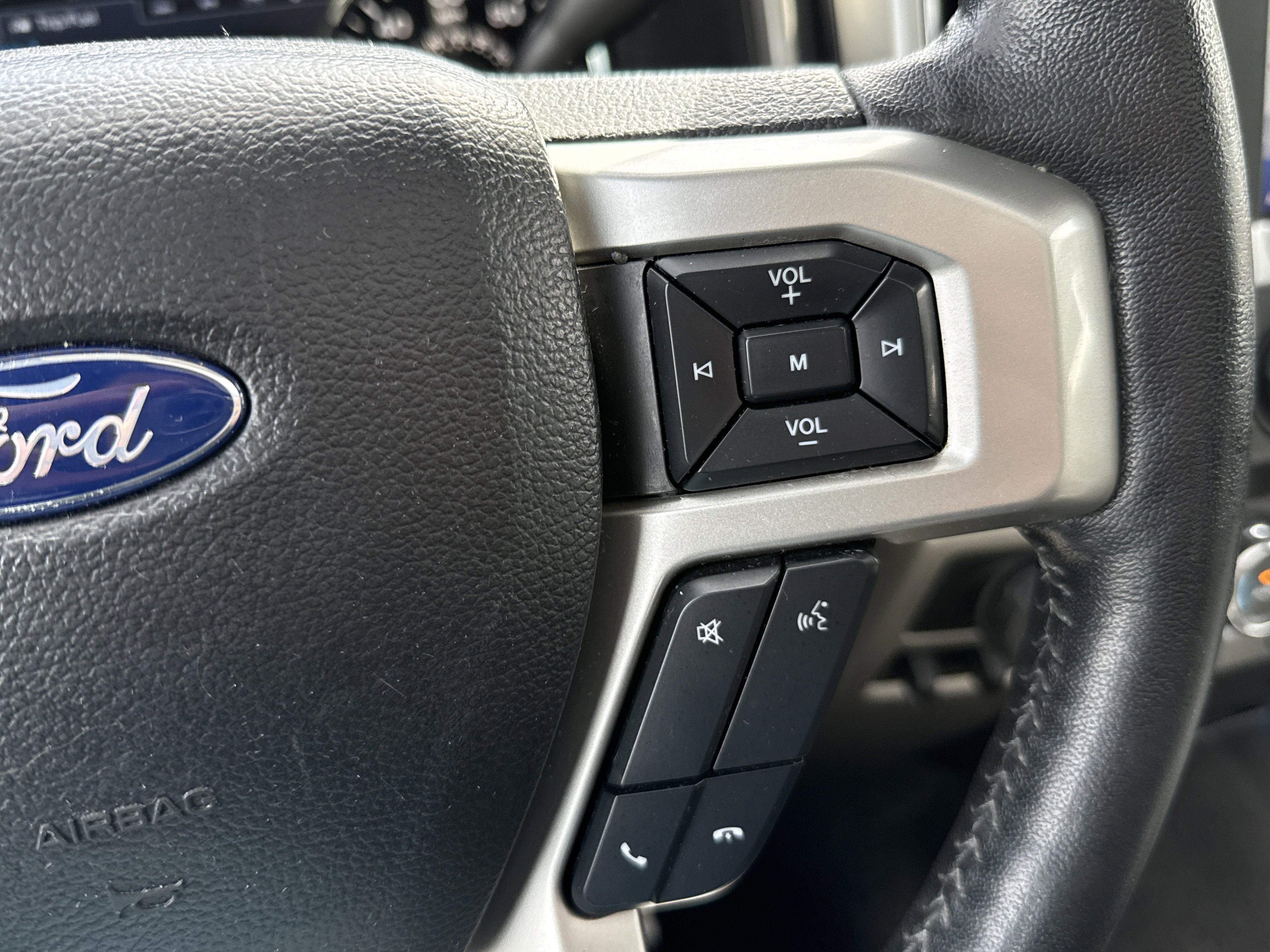 Used 2020 Ford F150 Lariat w/ Equipment Group 501A Mid image 19