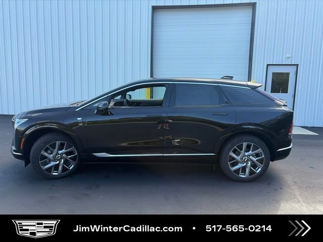 New 2027 Cadillac Optiq Luxury w/ LPO, Floor Liner Package AWD/4WD image 5