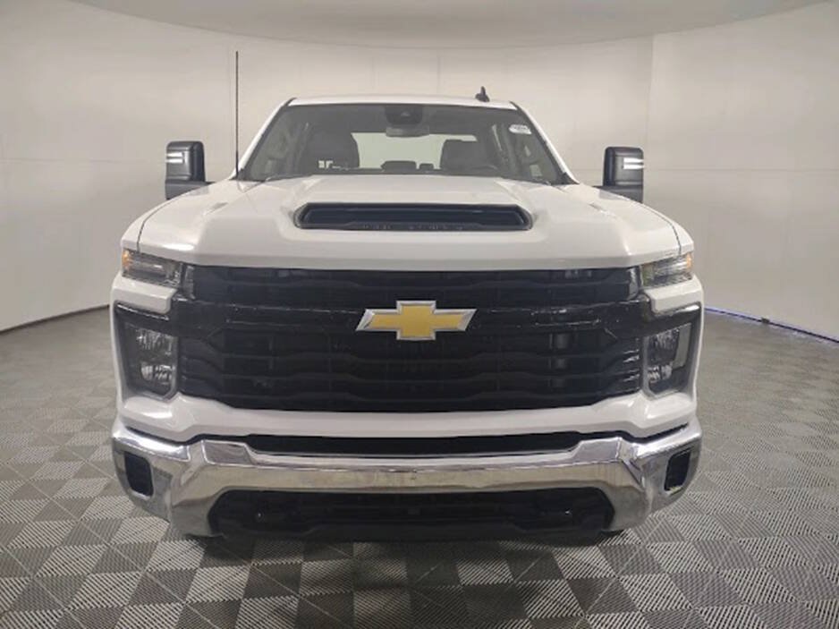 Used 2024 Chevrolet Silverado 2500 W/T w/ WT Fleet Convenience Package AWD/4WD image 3