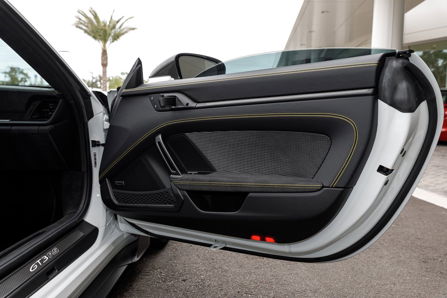 Used 2025 Porsche 911 GT3 RS image 64