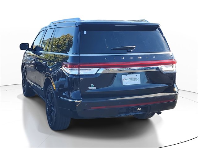 Used 2022 Lincoln Navigator Reserve image 3