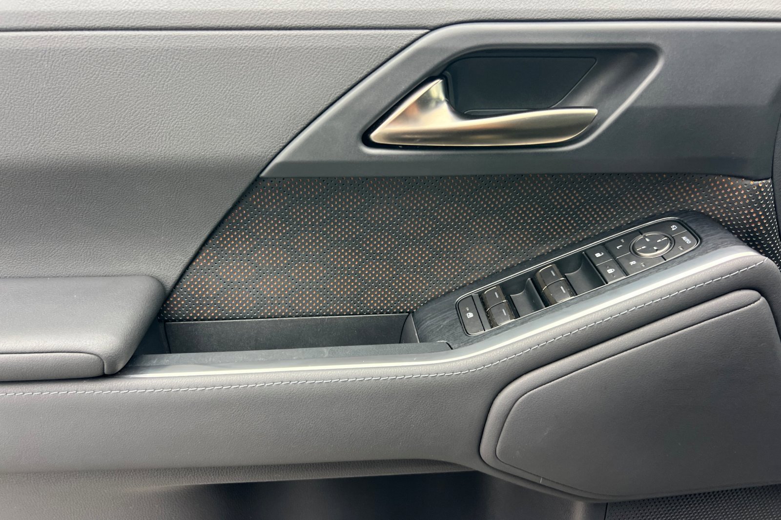 Used 2024 Lexus GX 550 image 15