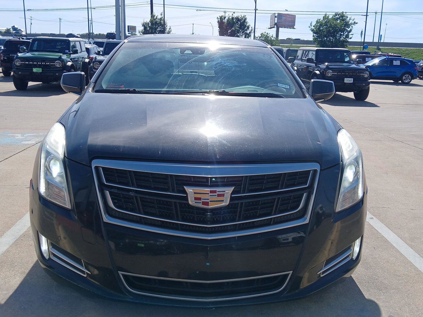 Used 2016 Cadillac XTS Luxury w/ Driver Awareness Package FWD image 2