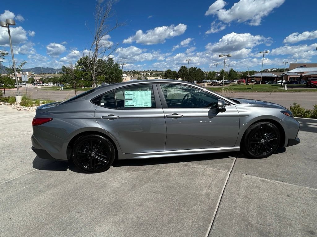 Used 2026 Toyota Camry SE FWD image 9