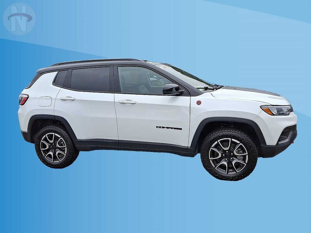 Certified 2024 Jeep Compass Trailhawk AWD/4WD image 17