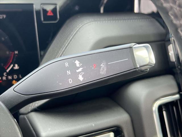 Used 2025 GMC Yukon XL Denali w/ Sun & Power Step Package image 25