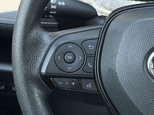 Used 2025 Toyota RAV4 XLE FWD image 13