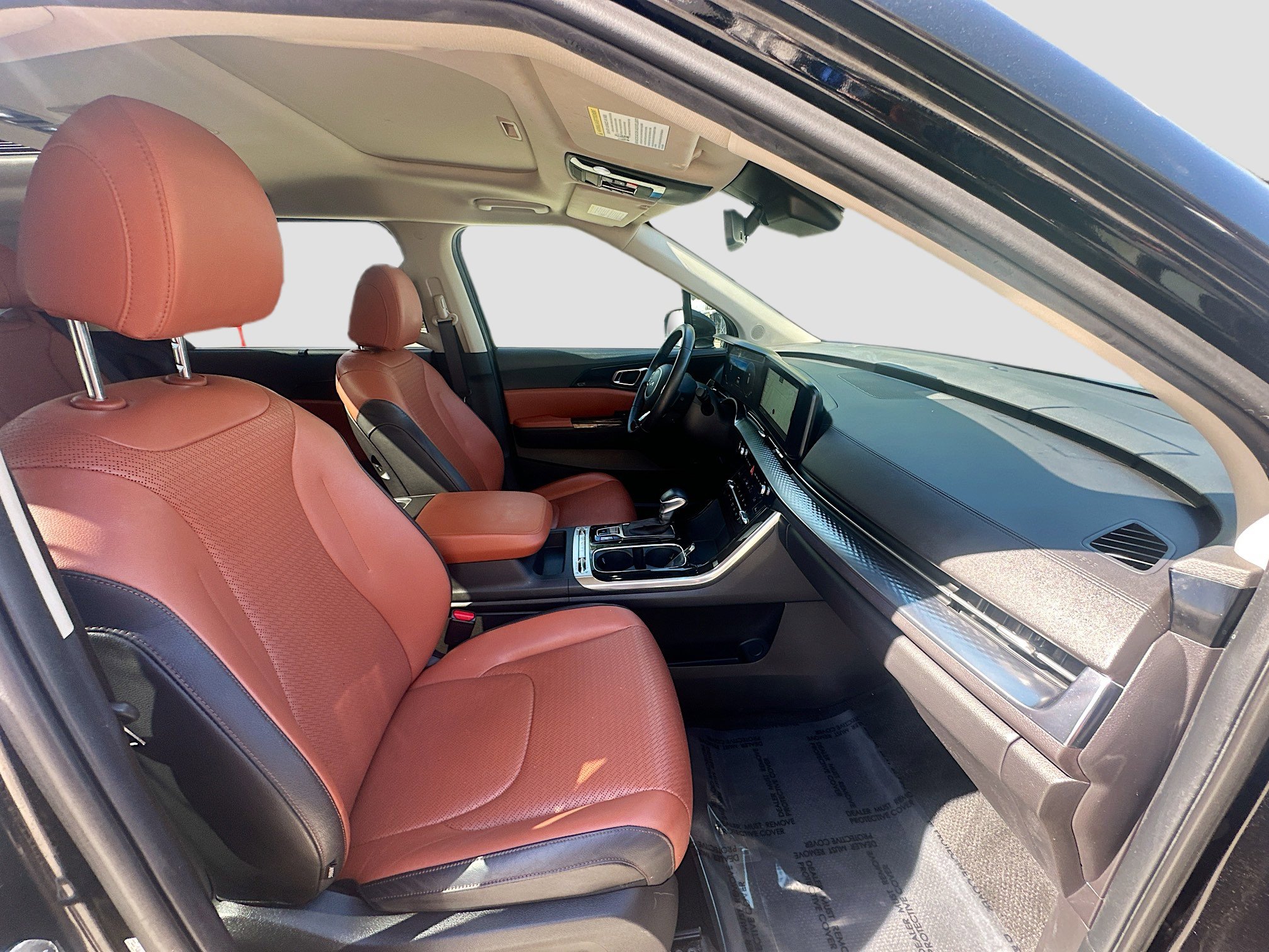 Used 2024 Kia Carnival SX Prestige image 32