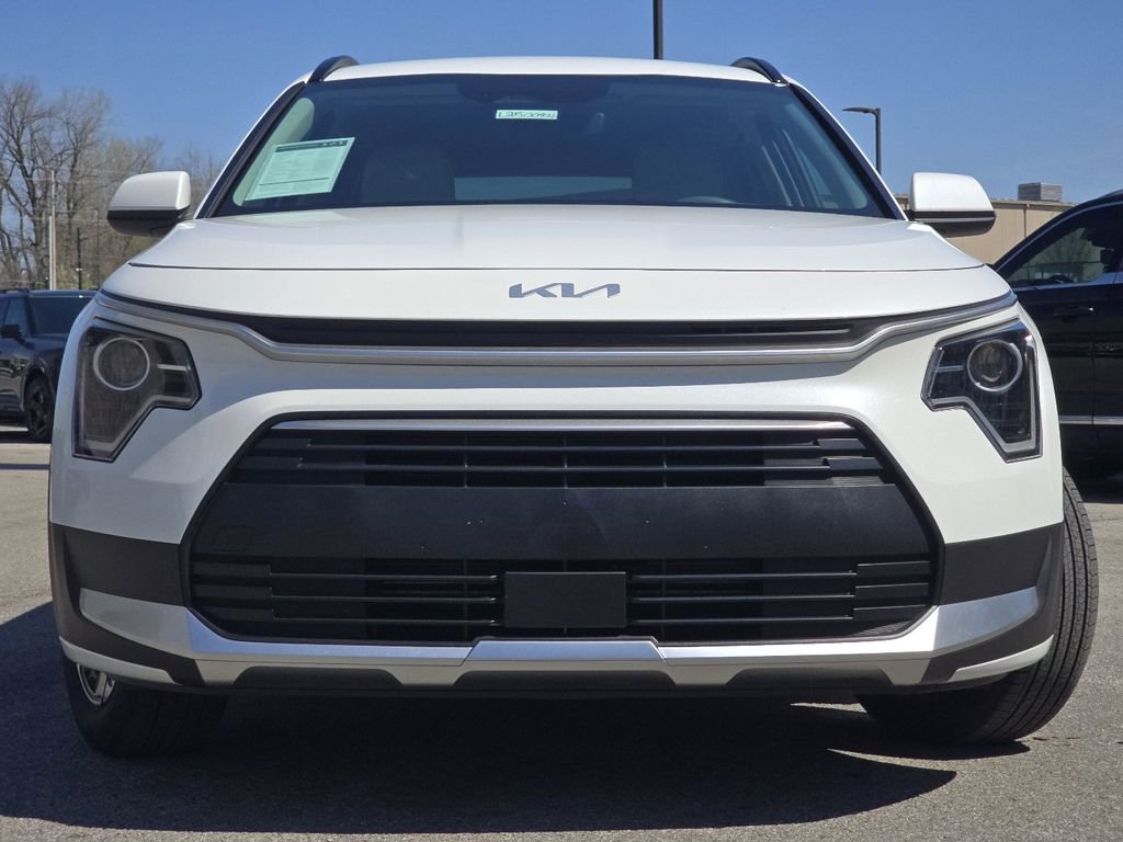 Used 2025 Kia Niro EX image 12