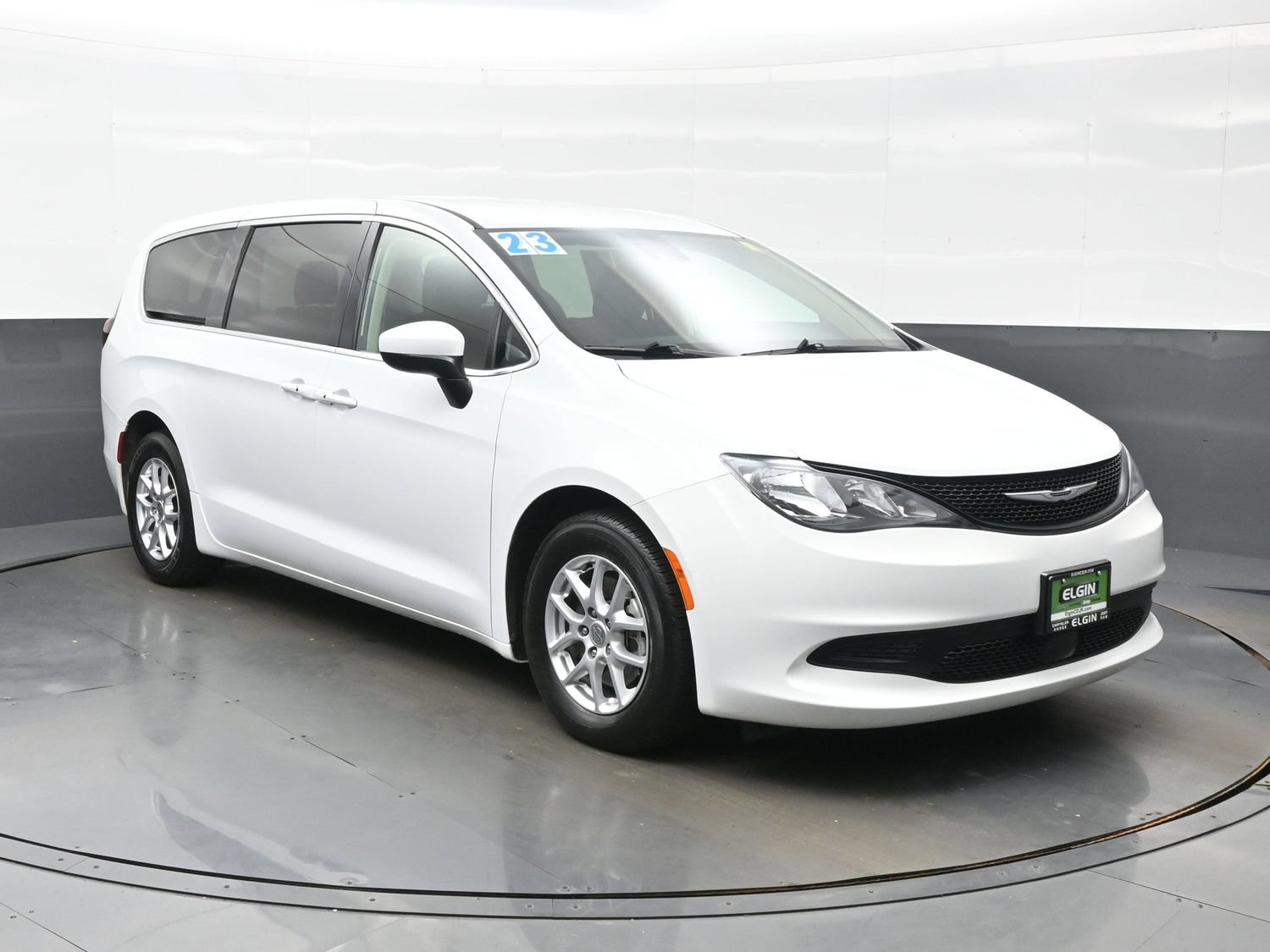 Used 2023 Chrysler Voyager LX FWD image 11
