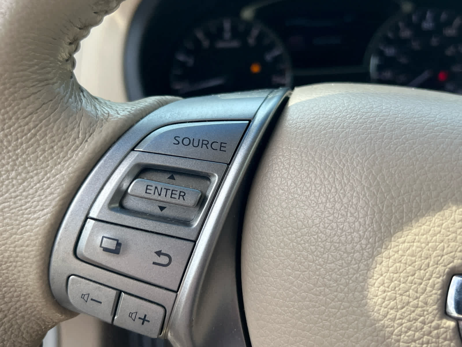 Used 2014 Nissan Altima 2.5 SV FWD image 13