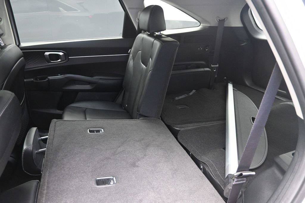 Used 2025 Kia Sorento S w/ Panoramic Sunroof Package FWD image 22