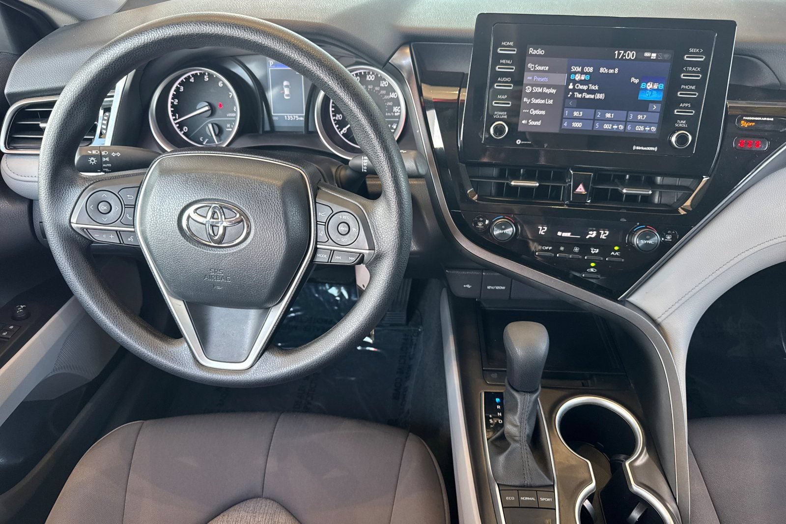 Used 2024 Toyota Camry LE FWD image 17
