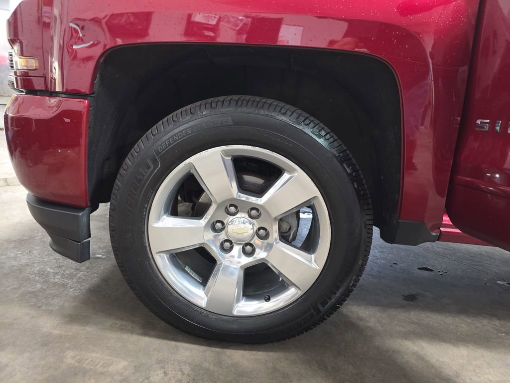 Used 2018 Chevrolet Silverado 1500 LT w/ All Star Edition AWD/4WD image 36