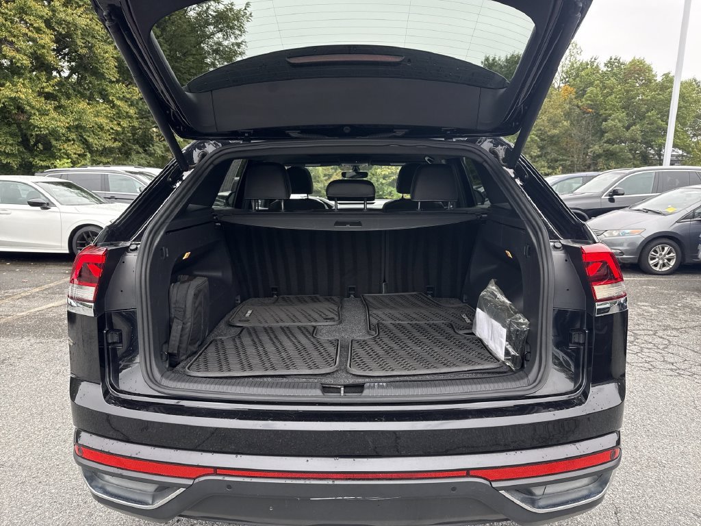 Used 2020 Volkswagen Atlas Cross Sport SE w/ Panoramic Sunroof Package AWD/4WD image 20