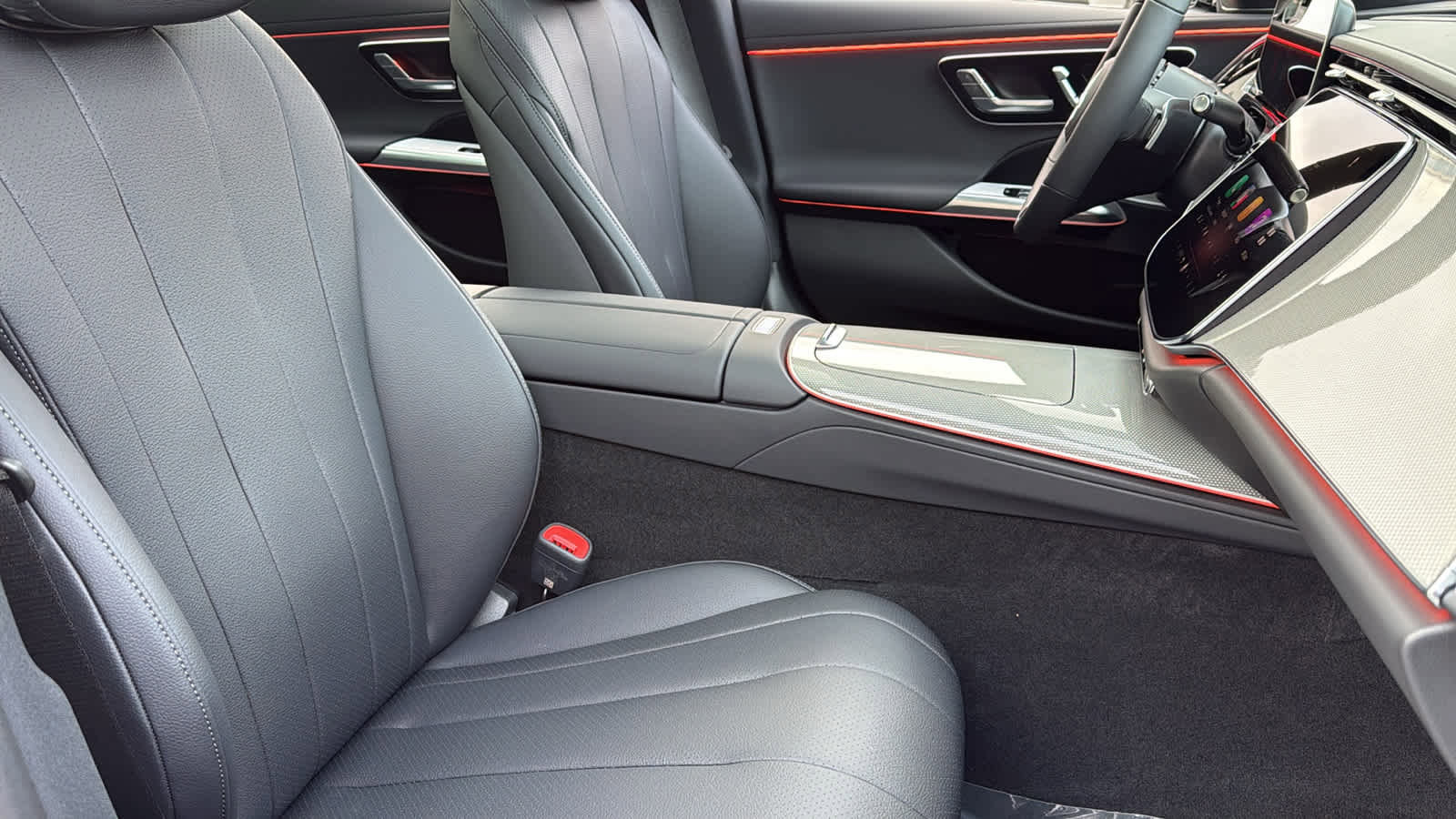 New 2026 Mercedes-Benz E 350 4MATIC Sedan image 34