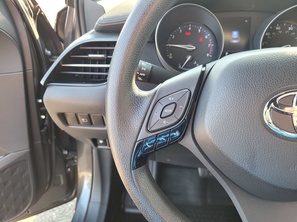 Used 2019 Toyota C-HR LE FWD image 22
