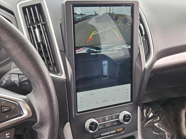 Used 2024 Ford Edge SEL AWD/4WD image 13