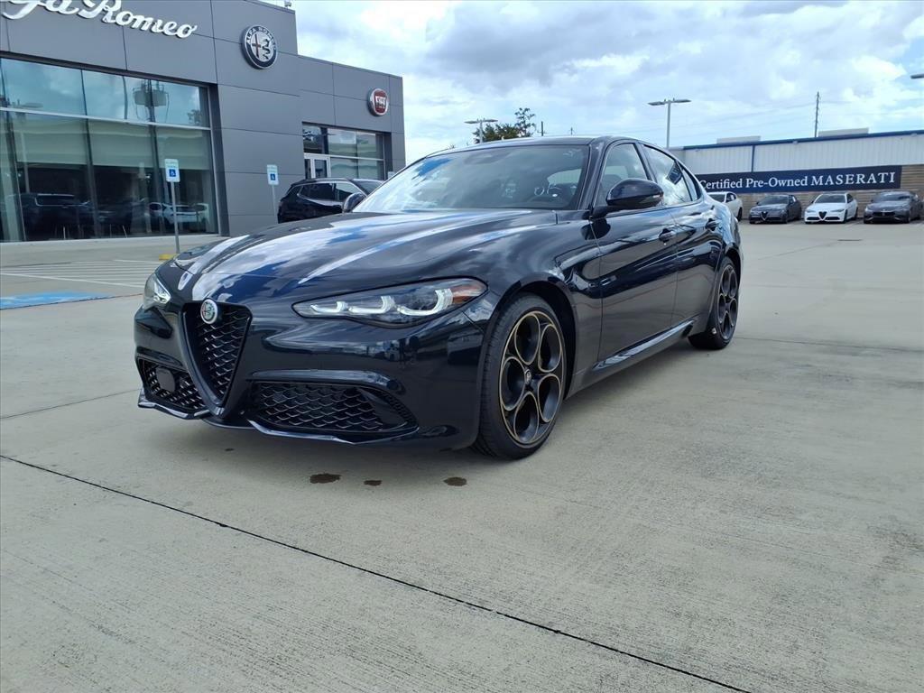 New 2025 Alfa Romeo Giulia w/ Driving Assist Package image 2