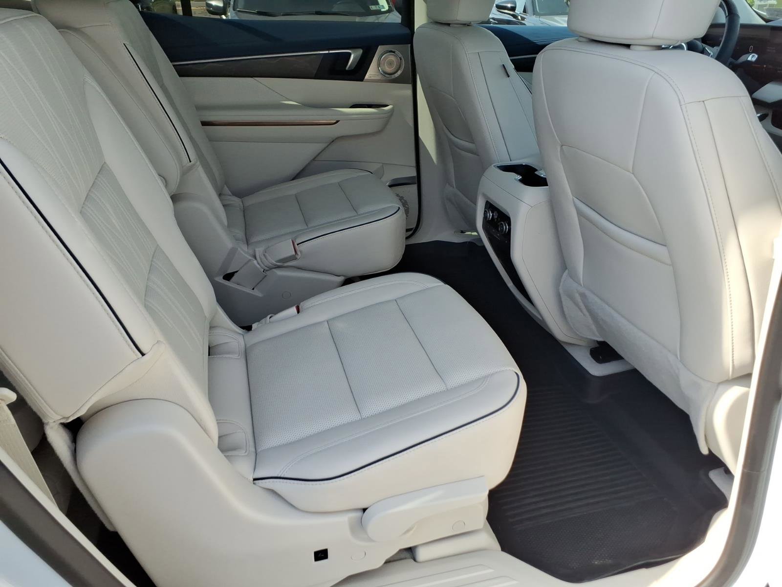 Certified 2026 Buick Enclave Avenir w/ Super Cruise Package AWD/4WD image 28