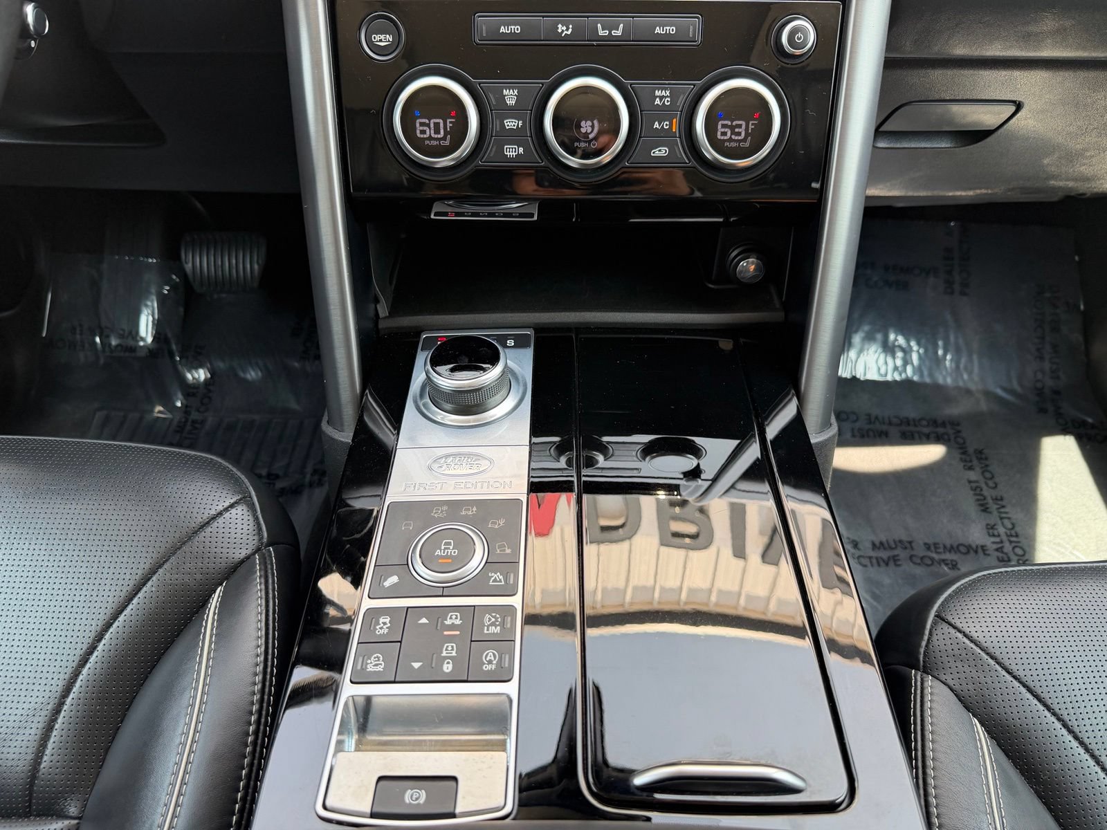 Used 2017 Land Rover Discovery First Edition AWD/4WD image 16