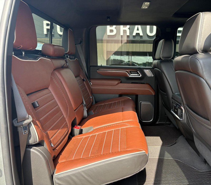 Used 2024 GMC Sierra 2500 Denali Ultimate AWD/4WD image 12