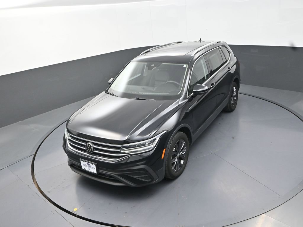 Used 2023 Volkswagen Tiguan SE w/ Panoramic Sunroof Package AWD/4WD image 15