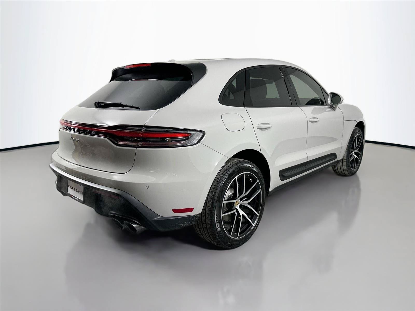 Certified 2026 Porsche Macan Turbo AWD/4WD image 7