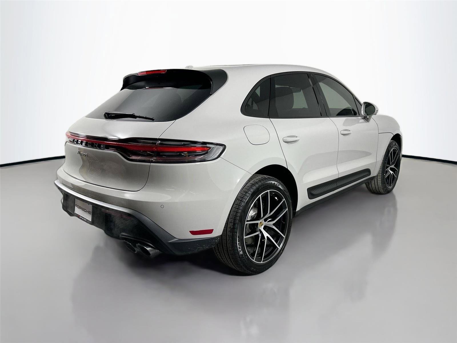 Certified 2026 Porsche Macan Turbo AWD/4WD image 7