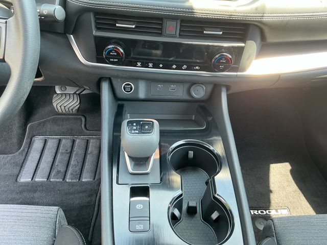 Used 2023 Nissan Rogue SV AWD/4WD image 12