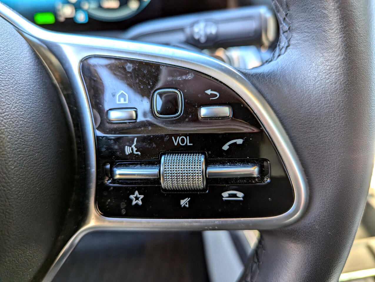 Used 2022 Mercedes-Benz EQB 300 4MATIC image 18