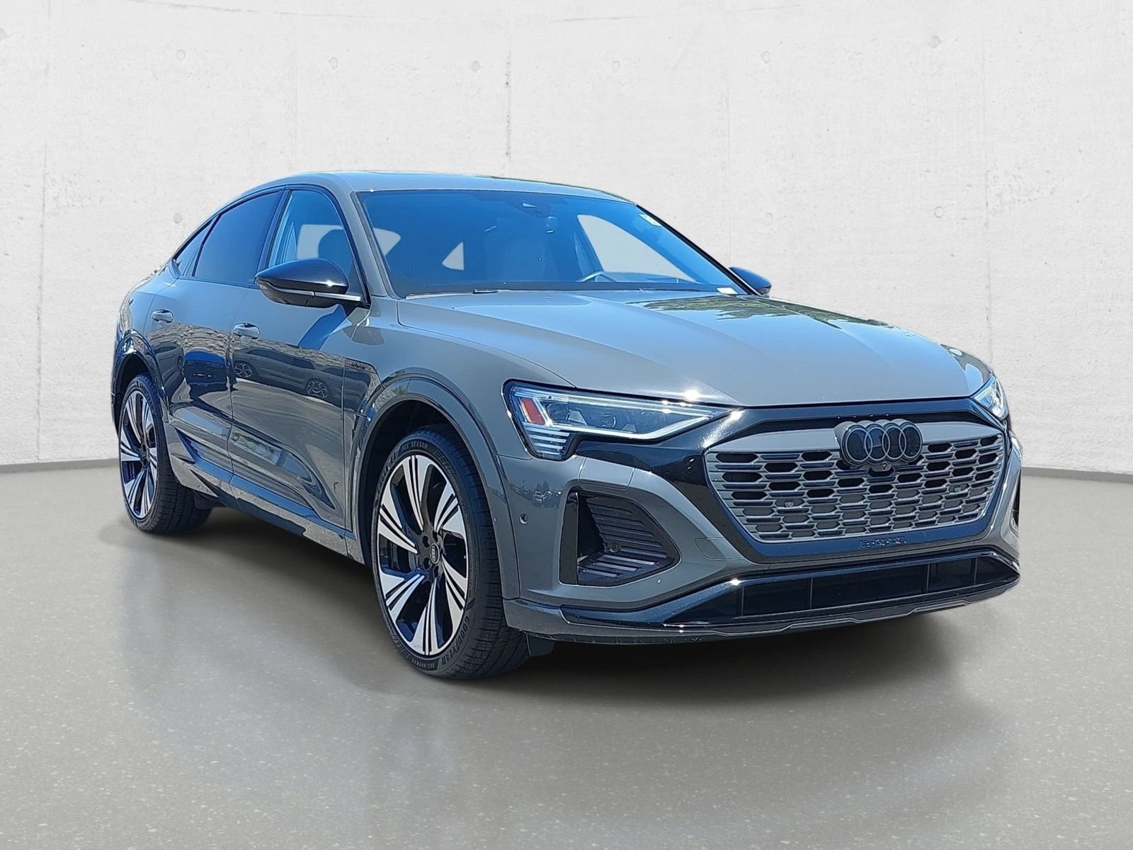 Used 2024 Audi Q8 e-tron Prestige w/ Prestige Package AWD/4WD image 3