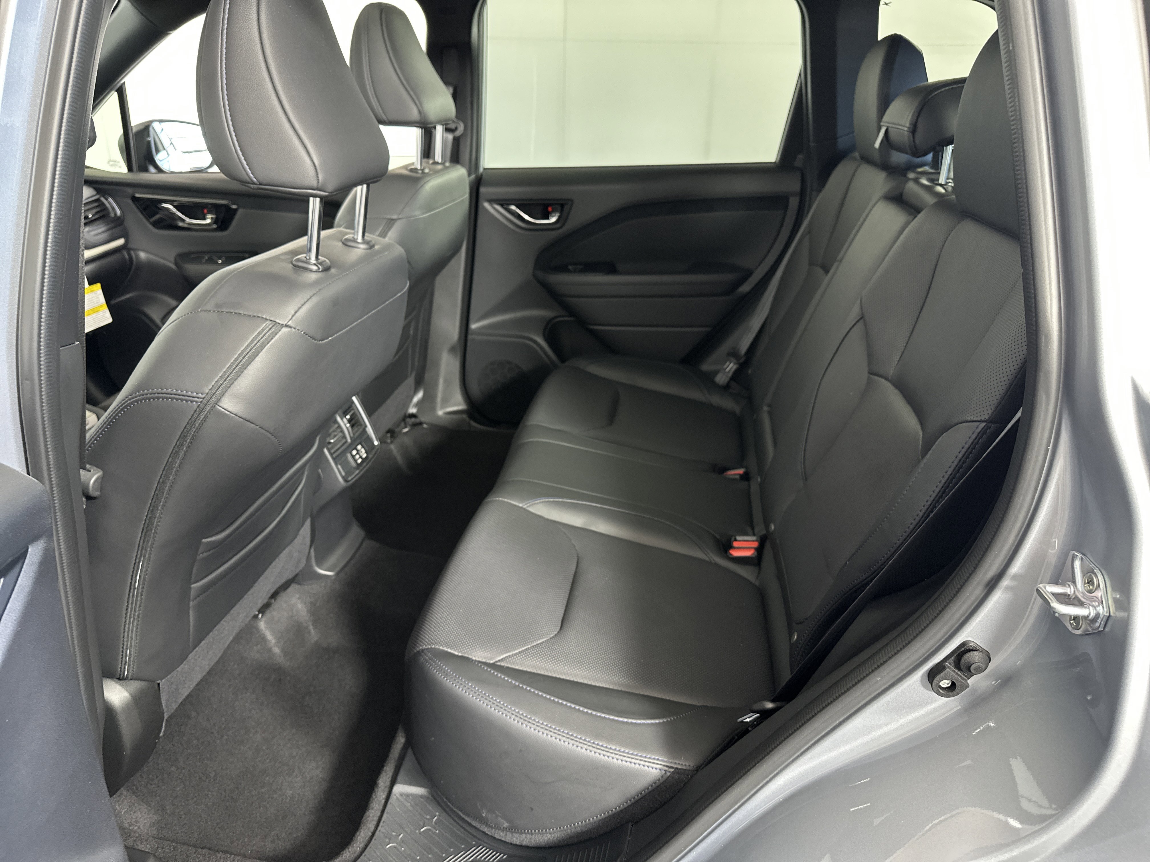 Used 2025 Subaru Forester Limited w/ Popular Package #2 image 7
