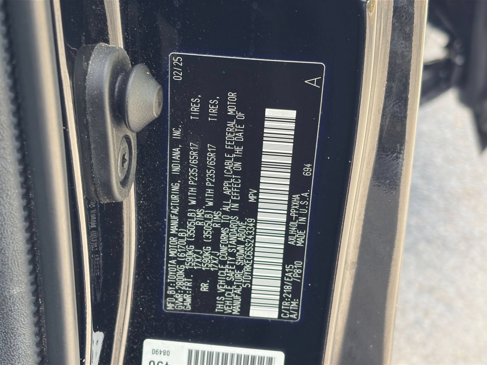 Used 2025 Toyota Sienna XLE FWD image 32