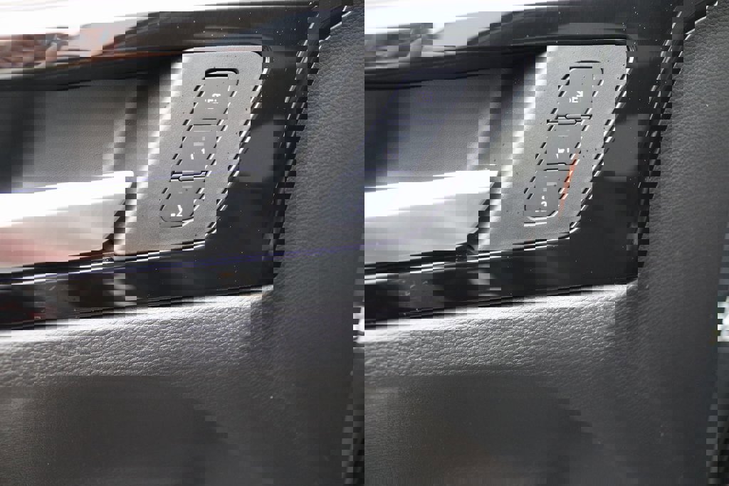 Used 2025 Mitsubishi Outlander SEL image 22