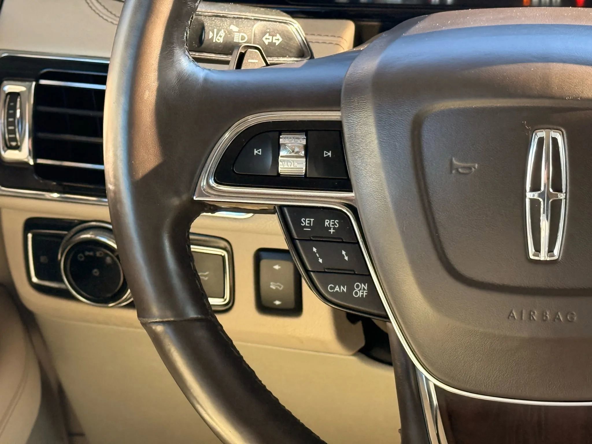 Used 2018 Lincoln Navigator L Reserve w/ Technology Package image 91