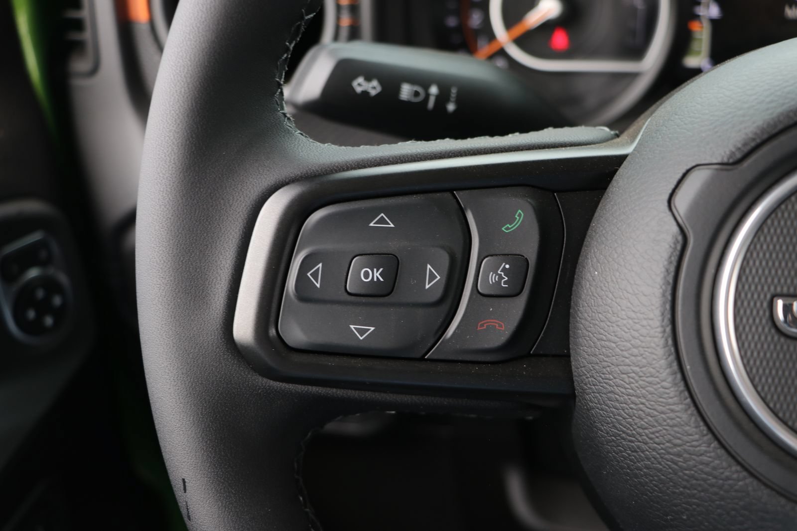 New 2025 Jeep Gladiator Mojave w/ Convenience Group AWD/4WD image 17