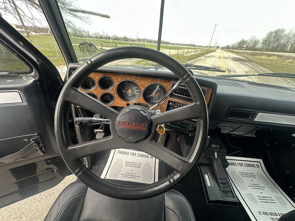 Used 1991 Chevrolet Blazer 4WD image 12