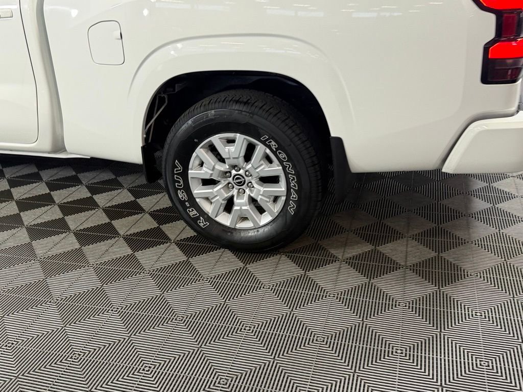 Used 2023 Nissan Frontier SV w/ Technology Package RWD image 13