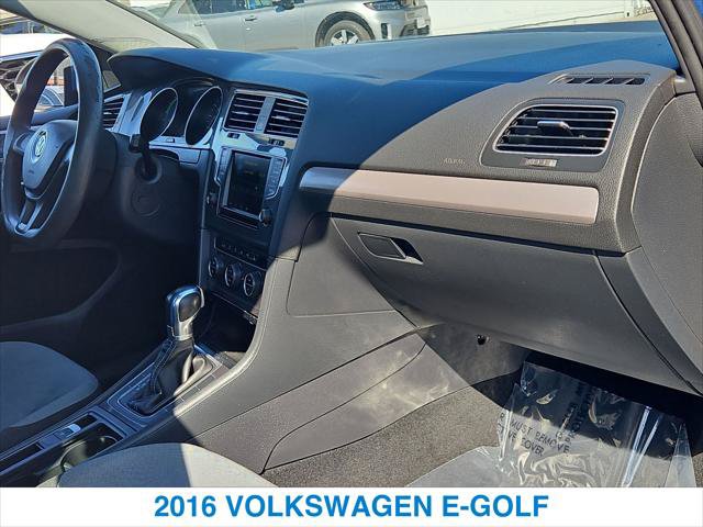 Used 2016 Volkswagen e-Golf SE w/ DC Fast Charging Package FWD image 24