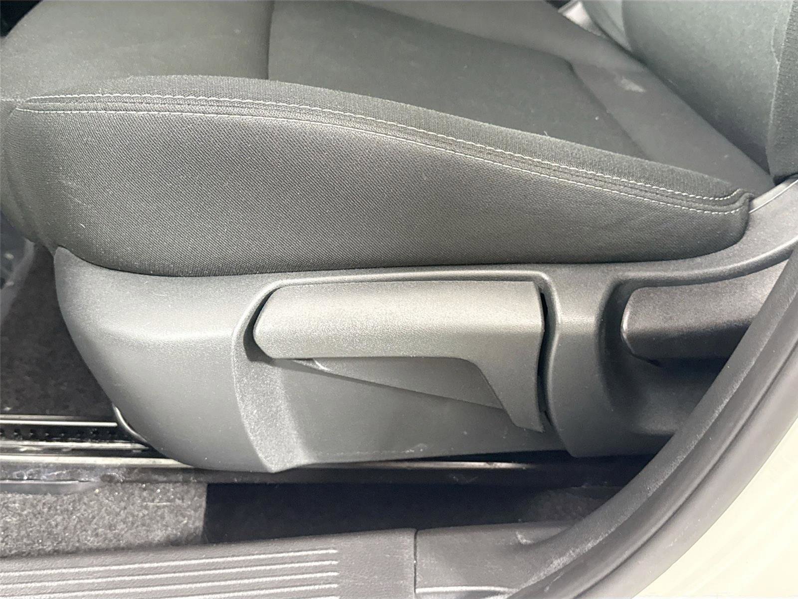 Used 2023 Nissan Rogue S FWD image 26