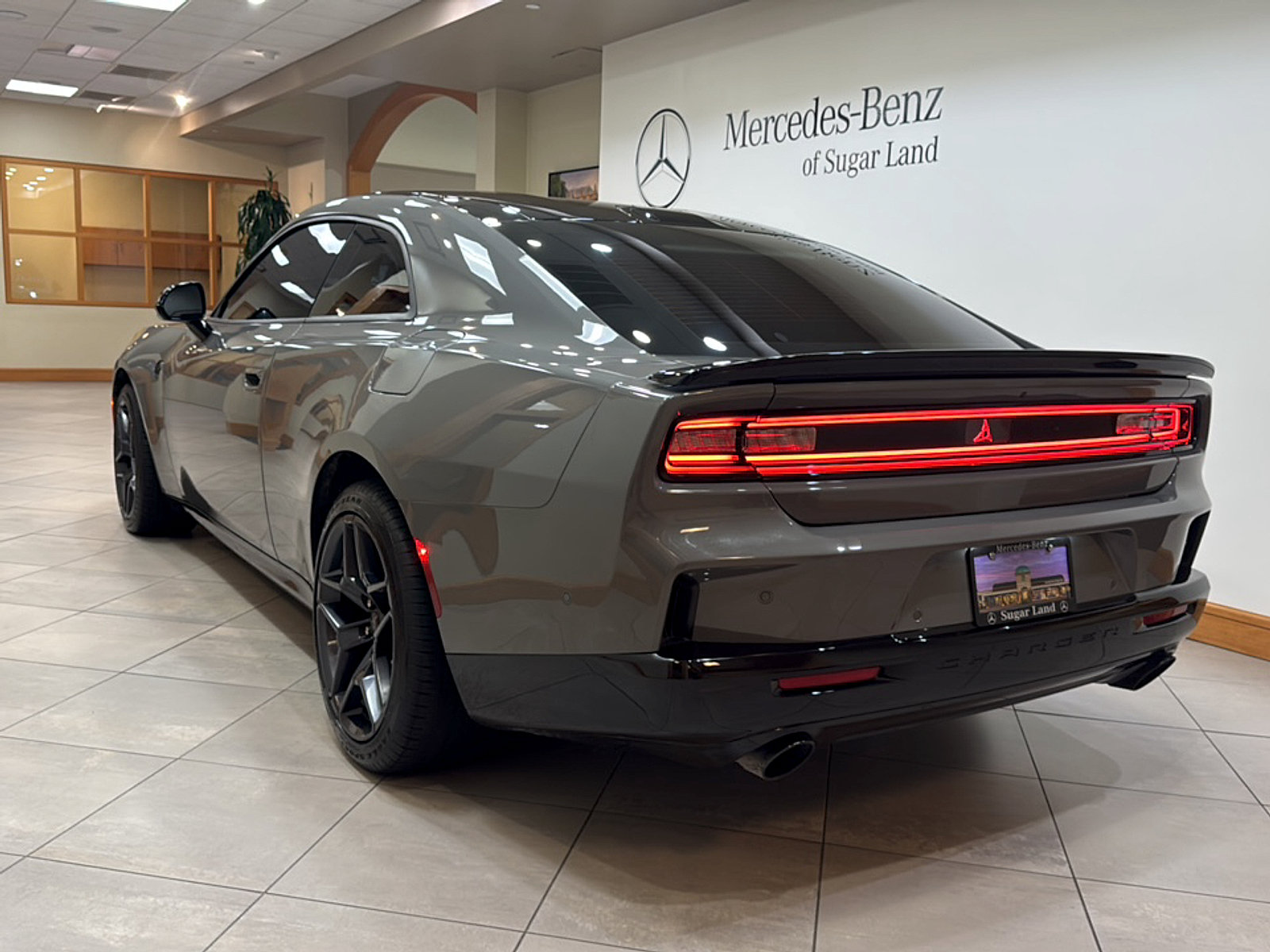 Used 2026 Dodge Charger Scat Pack w/ Blacktop Package AWD/4WD image 4